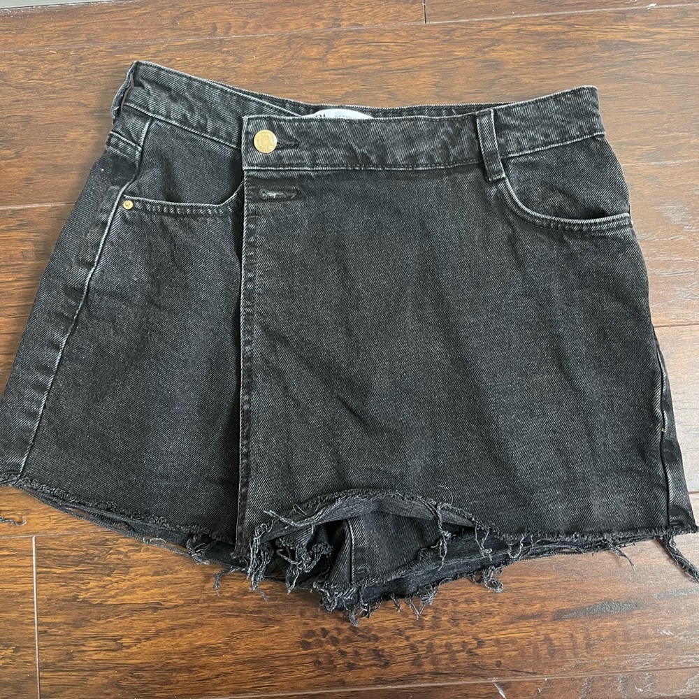 Zara Black Frayed Hem Jean Skort